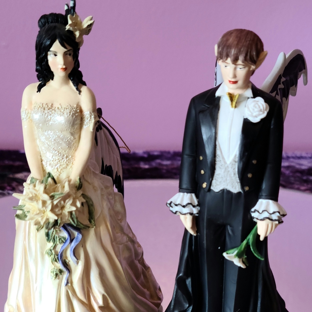 👰🤵Nene Thomas Bride & Groom Fairy Figurines NIB